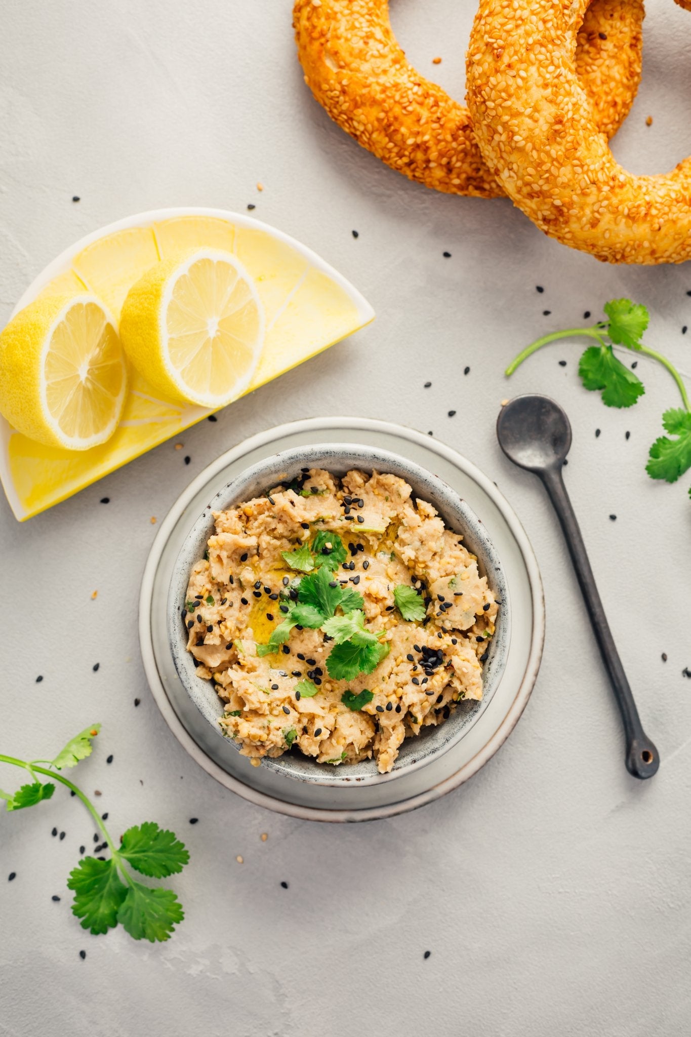 Entspannung im Geschmack: CBD-Zitronen-Hummus zum Verlieben - Bud Brothers